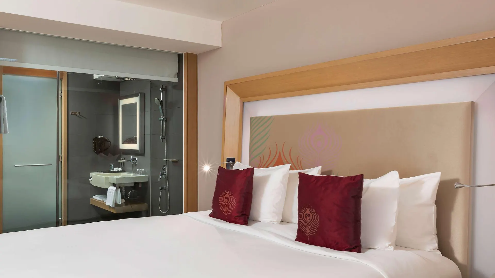 Novotel Yangon Max 5*,  Μιανμάρ