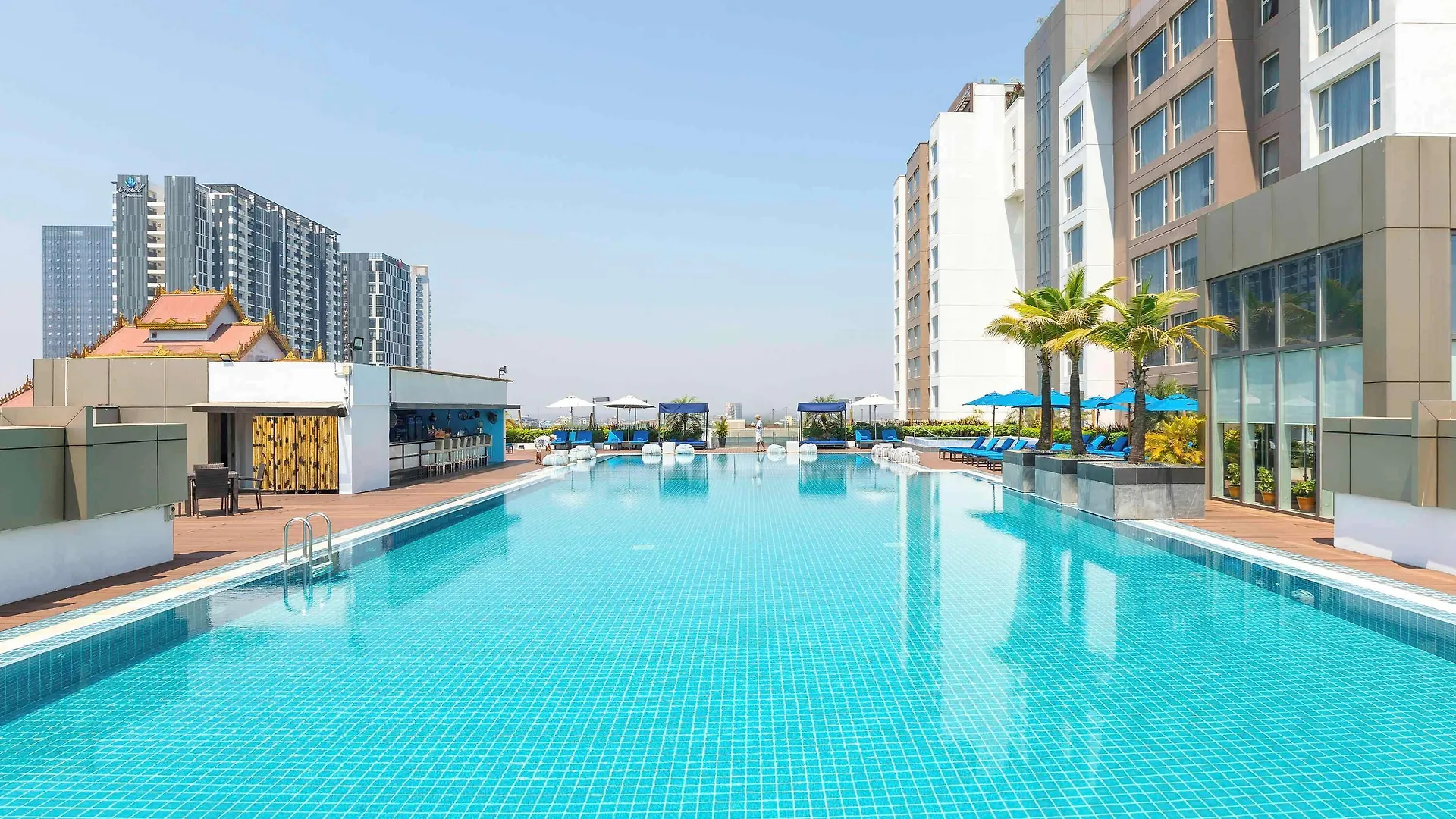 Novotel Yangon Max 5*,