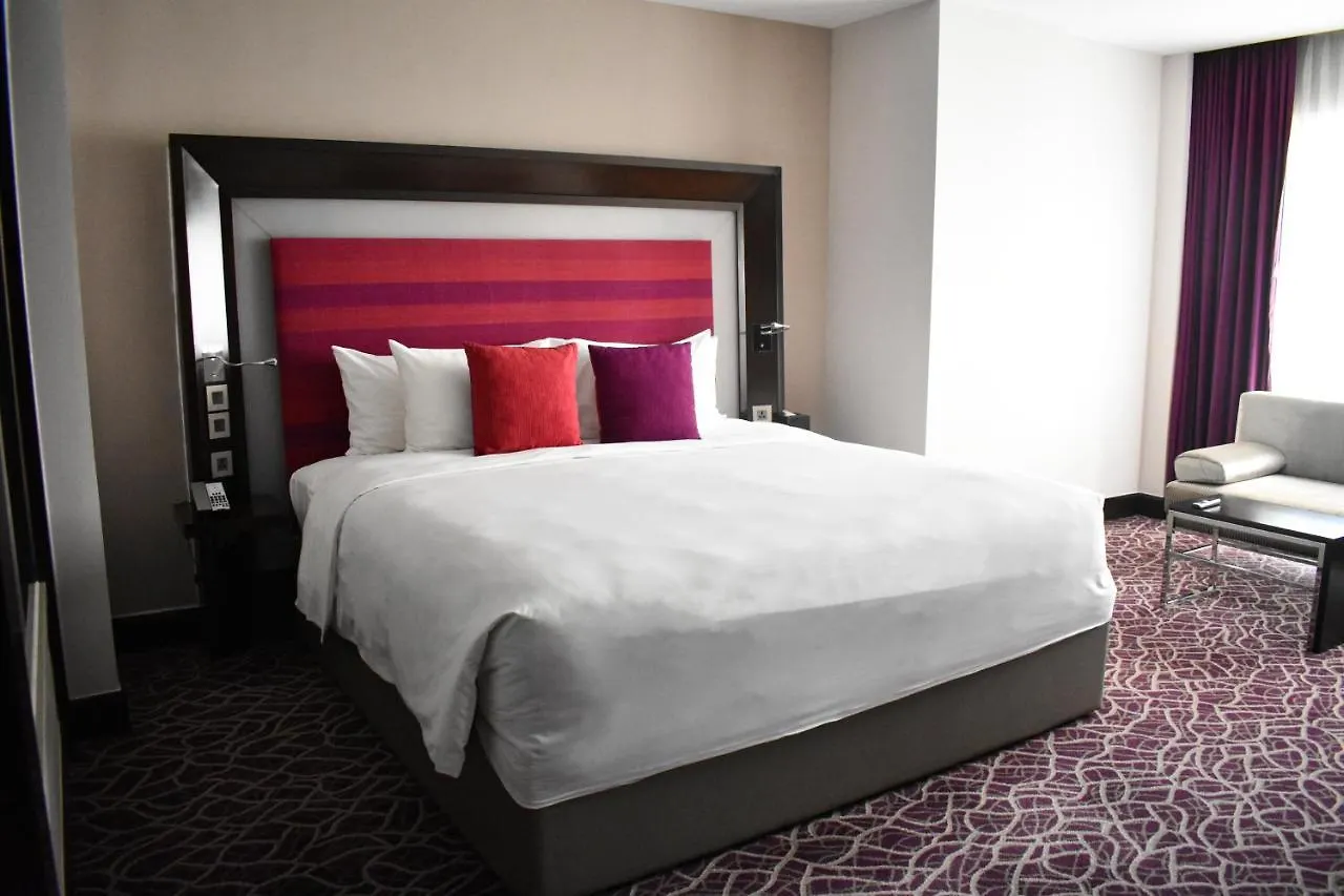 Novotel Yangon Max 5*,