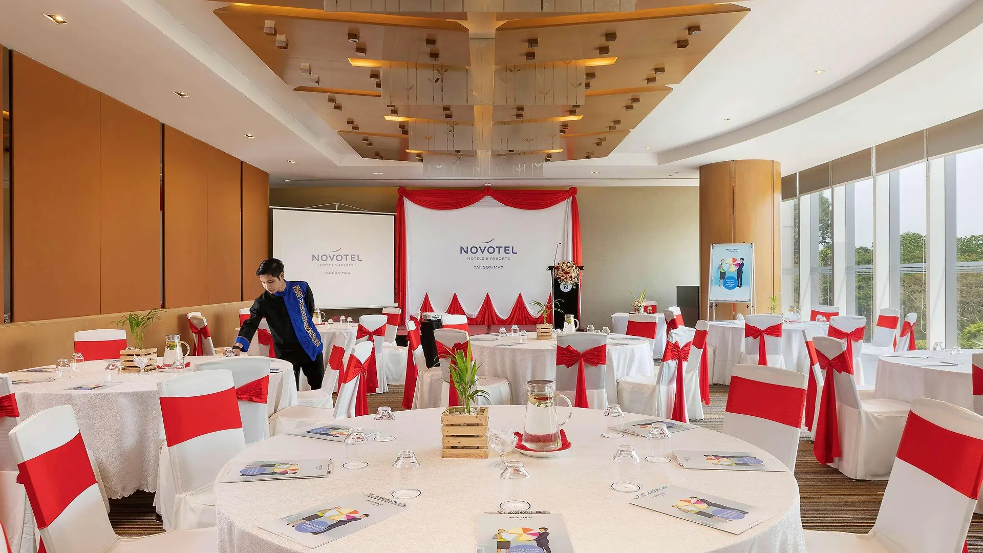 Novotel Yangon Max 5*,