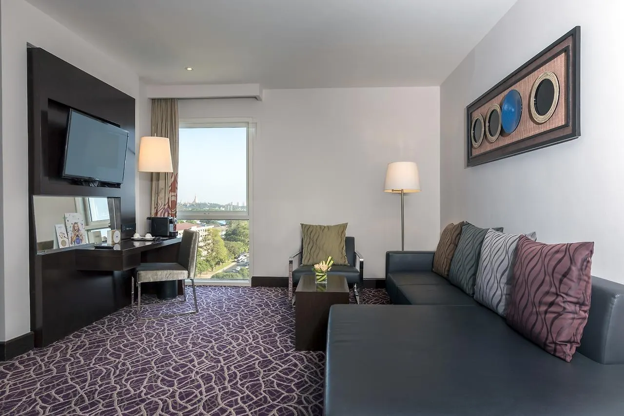 Novotel Yangon Max 5*,