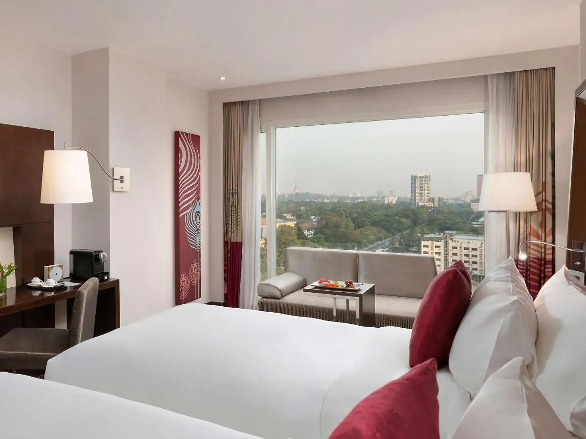 Novotel Yangon Max 5*,